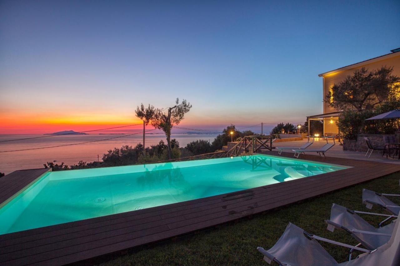 Resort Ferrara Villa Multa Quies มัสซาลูเบรนเซ ภายนอก รูปภาพ