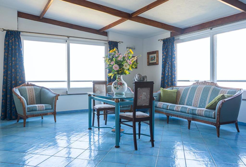 Resort Ferrara Villa Multa Quies มัสซาลูเบรนเซ ภายนอก รูปภาพ