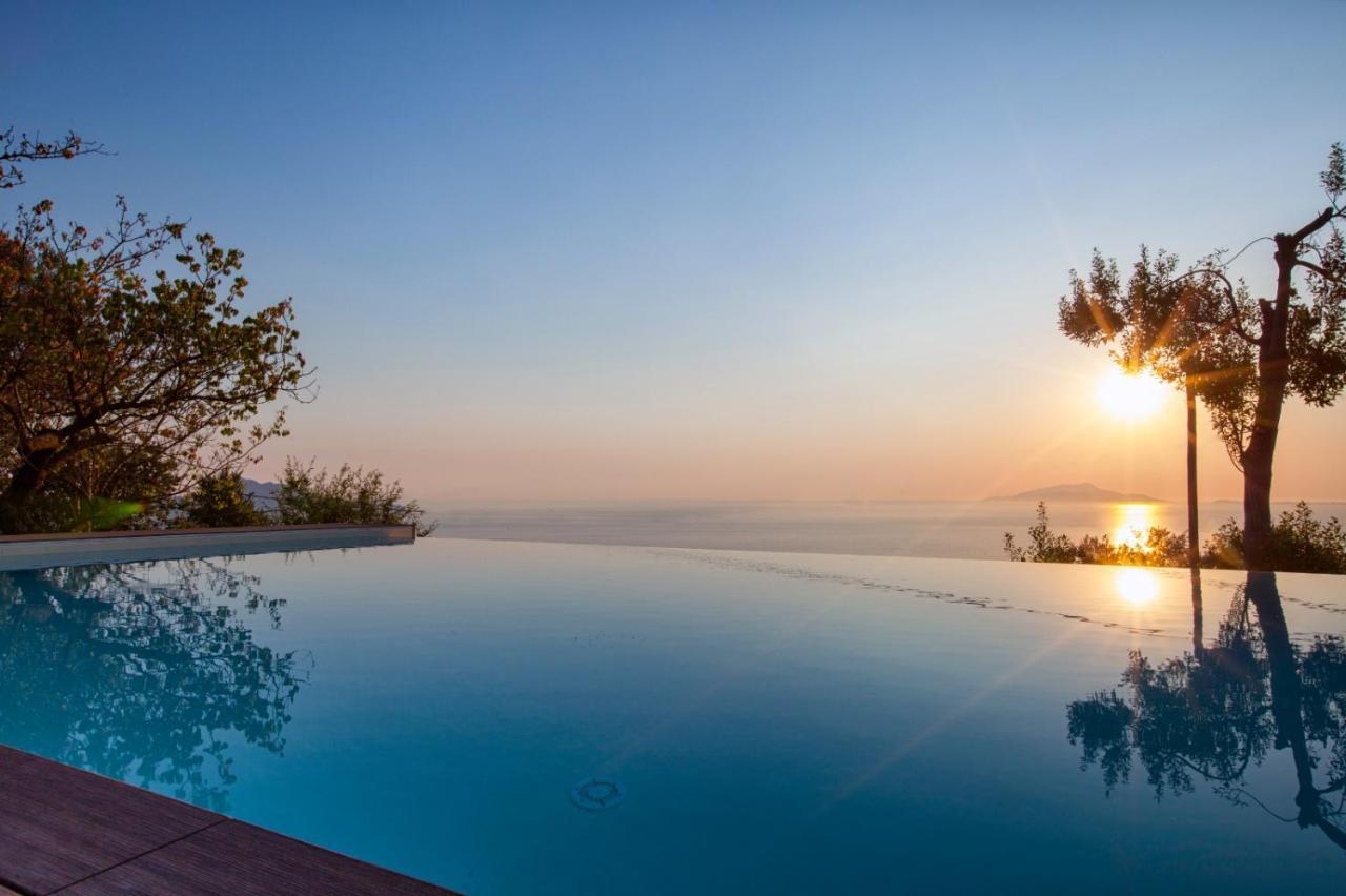 Resort Ferrara Villa Multa Quies มัสซาลูเบรนเซ ภายนอก รูปภาพ
