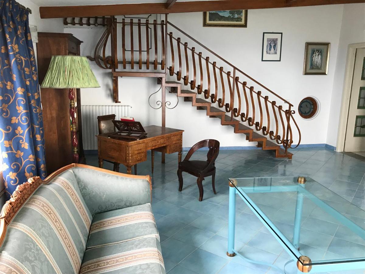 Resort Ferrara Villa Multa Quies มัสซาลูเบรนเซ ภายนอก รูปภาพ