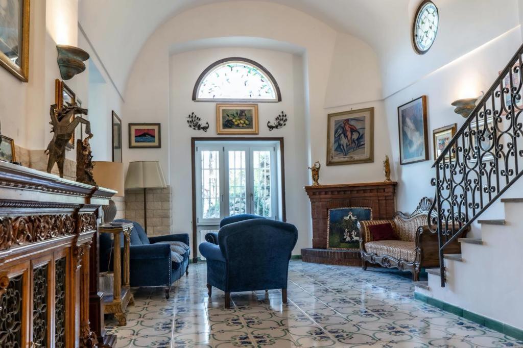 Resort Ferrara Villa Multa Quies มัสซาลูเบรนเซ ภายนอก รูปภาพ