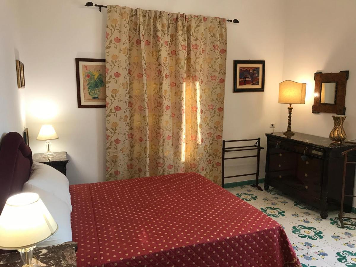 Resort Ferrara Villa Multa Quies มัสซาลูเบรนเซ ภายนอก รูปภาพ